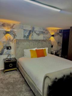 1-Bed Apartment - Sleeps 2 Wifi & Central - 4