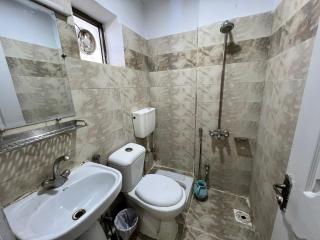 The Mall Luxury Guest House - 7