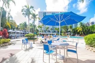 Vista al mar, piscina y cochera en Sunny Isles - 5