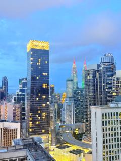 Premium Suite At Axon Residence By Apple Home - 3