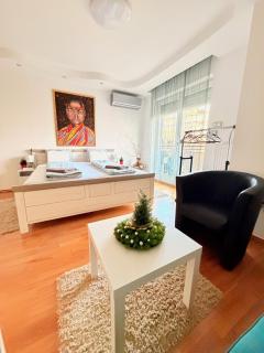 RoseHill Garden Family Villa with a Great Budapest View - 9