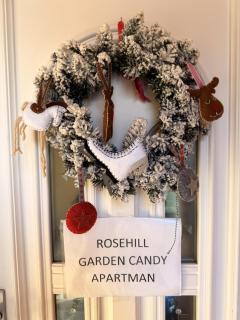 RoseHill Garden Family Villa with a Great Budapest View - 0