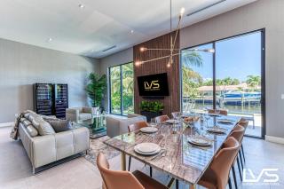 VillaBella Ultra LUXE 100ft Waterfront Villa 5Min2Beach - 3