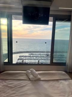 Luxury Marina Mini-Penthouse - 0