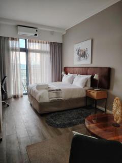 Menlyn Maine Trilogy Apartment 1220 & 1221 - 4