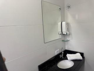 Della Economy Hotel - 8