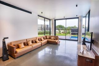 JD Beach Vacay 4-BHK Oceanfront Beach Villa with Spacious Lawn, Ambient-Lit Bar & Private Beach Access - 2