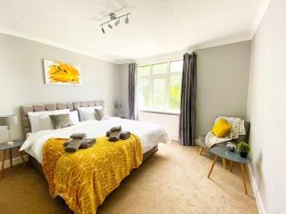 Wonderful House in Luton with Garden - 6