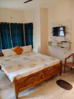 The Classic Crown - 3