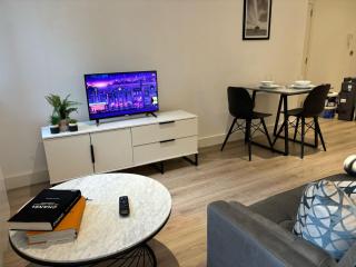 Cozy Studio in Solihull with Parking - NEC or Airport - 8