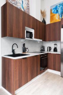 Double Sofa Bed in a Stunningly Tall Shared Studio - 6