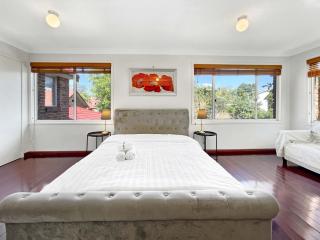 MetaWise Cozy Room 1 in Shared Home Free Parking - 8