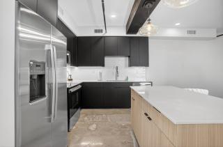 Tulsa Beacon Living Sleek & Cozy 2BR Flat - 2