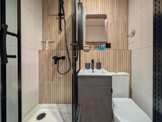 Wrocław Urban Elegance Apartment by BookingHost - 8