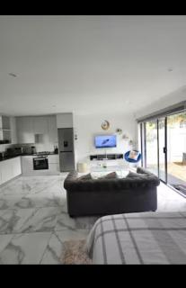 Julia Camperdown's Home - 4