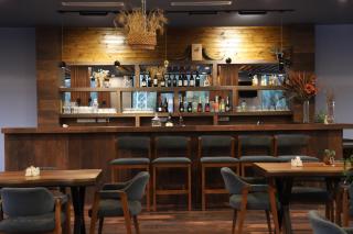 Hotel - Jodi Lare - 4