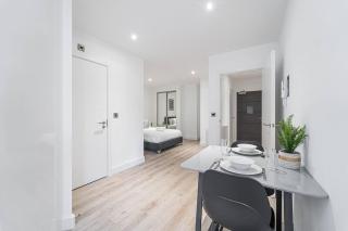 Contemporary Studio near NEC & Airport Free Parking - 3