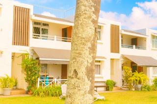 Serge's Beachfront by Serenity - 6