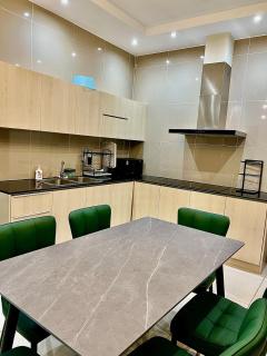 3BR Apartment Above Boulevard Mall WINDENBURG - 3