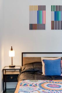 Vibrant Downtown Haven with Rooftop Pool & Parking - 3