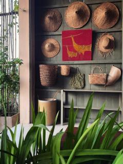 Here Library - A wooden home by the river with a library - 8