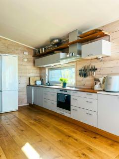 Arkitekttegnet Hytte Med Sjøutsikt På Skjølvik - 5