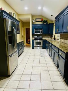 Aggieland Getaway! - College Station - 6