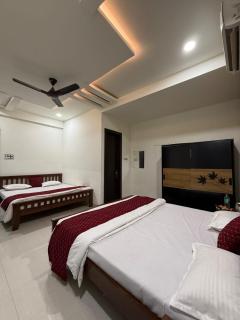 Shree Barsana hotel - 7