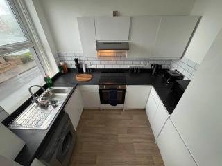 Spacious 2 Bed Apartment in Central Margate - 6