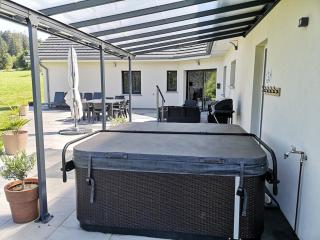 Villa, Gérardmer, Sauna, Spa Jacuzzi, Baby foot, Terrasse, 8 personnes, 4 chambres, 2 salles de bain - 1