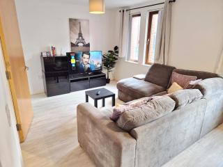 Easy access 2Bed Apt ground floor near City Centre - 0