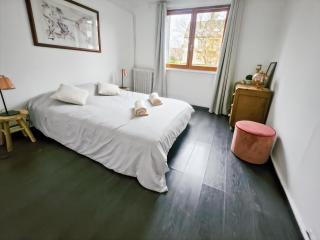 Appartement Chaleureux, Jardin Privé, Centre ville - 2
