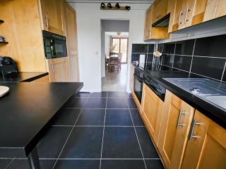 Appartement Chaleureux, Jardin Privé, Centre ville - 6