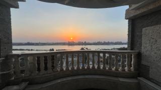 شقه فندقية على النيل - 0