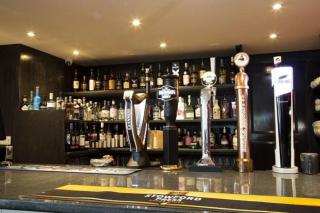 Crown Hotel & Bar - 8