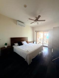 Villa with ocean view, pool, restaurant and rooftop - 3