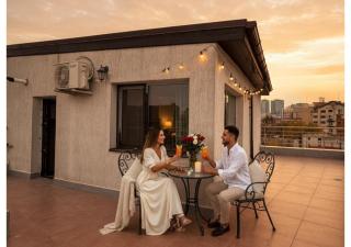 Panorama View Retreat - Elegant City Studio - 0