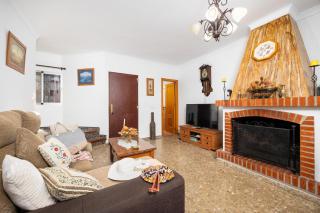 Villa Alvarez - 8