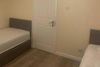 2 Bedroom House - Sleeps 5 - Free Parking Wifi - 2