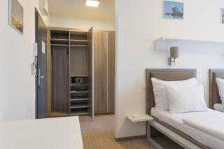 Airport Hotel - Check-in Nonstop - 7