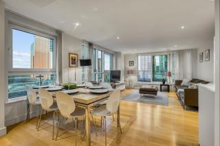 Spacious 4 Bed and 2 Bath in Vauxhall - Zone 1 - 5