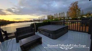 Beaumont Tattershall Lakes Escape - Lakeside lodge caravan with the fishing peg LUXURY HOT TUB - 4