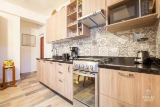 Prime Location 1 Block to Malecon Smart TV & WiFi - 4