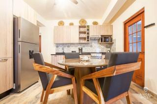 Prime Location 1 Block to Malecon Smart TV & WiFi - 1