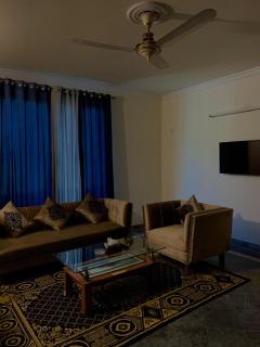 Majestic Comfort Inn - 6