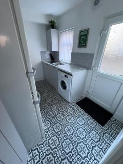 Spacious 3-Bedroom Apartment with Modern Comforts - 8