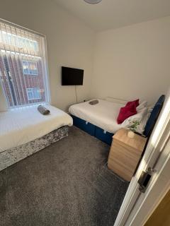 Spacious 3-Bedroom Apartment with Modern Comforts - 7