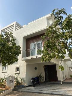 Luxury Airport Villa-Perfect for Family & Business - 9