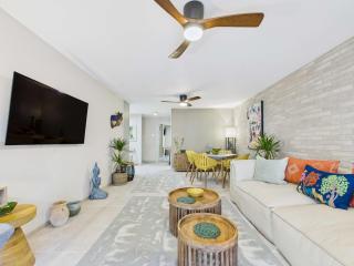 Wells Street Apartment - 7