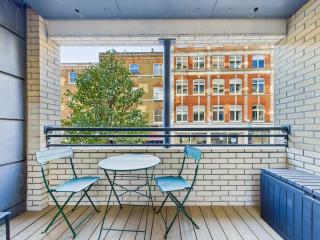 Wells Street Apartment - 4